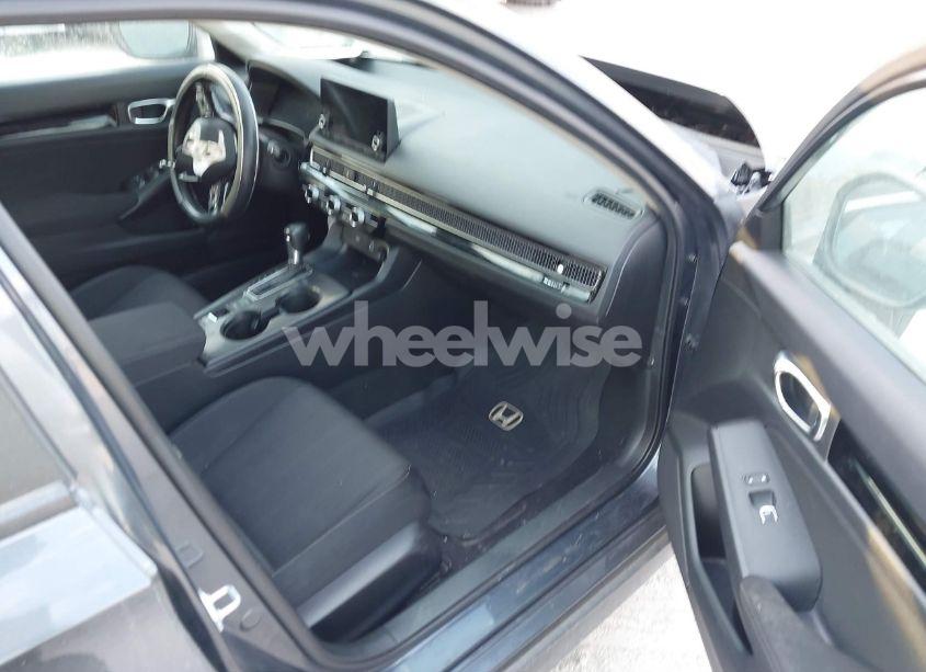 Photo 5 of 2022 Honda Civic EX (VIN JHMFE1F77NX009068)