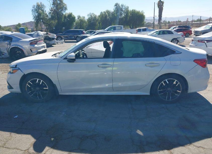 Photo 15 of 2022 Honda Civic EX (VIN JHMFE1F79NX000761)