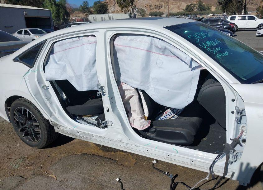 Photo 6 of 2022 Honda Civic EX (VIN JHMFE1F79NX000761)