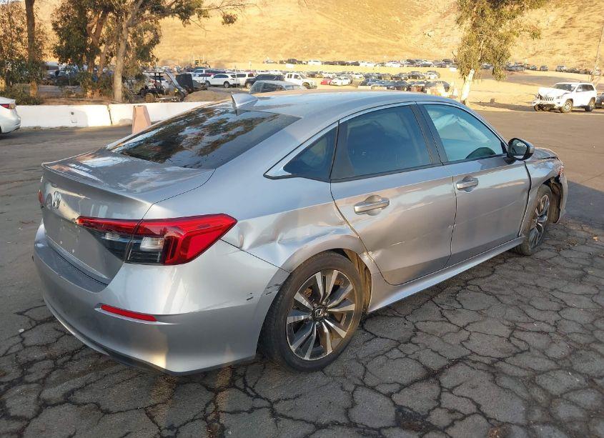 Photo 4 of 2022 Honda Civic EX (VIN JHMFE1F7XNX005192)