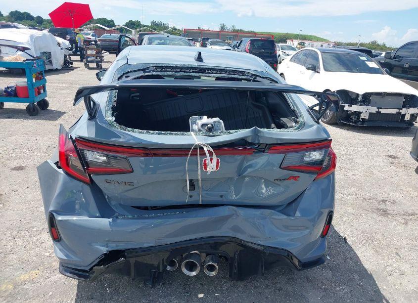 Photo 15 of 2024 Honda Civic TYPE R BASE (M6) (VIN JHMFL5G40RX001952)