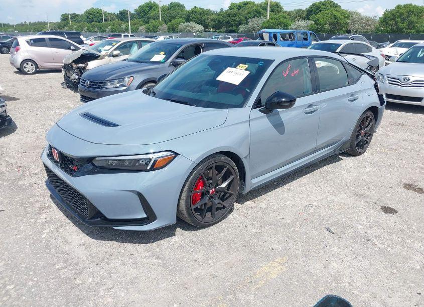 Photo 2 of 2024 Honda Civic TYPE R BASE (M6) (VIN JHMFL5G40RX001952)