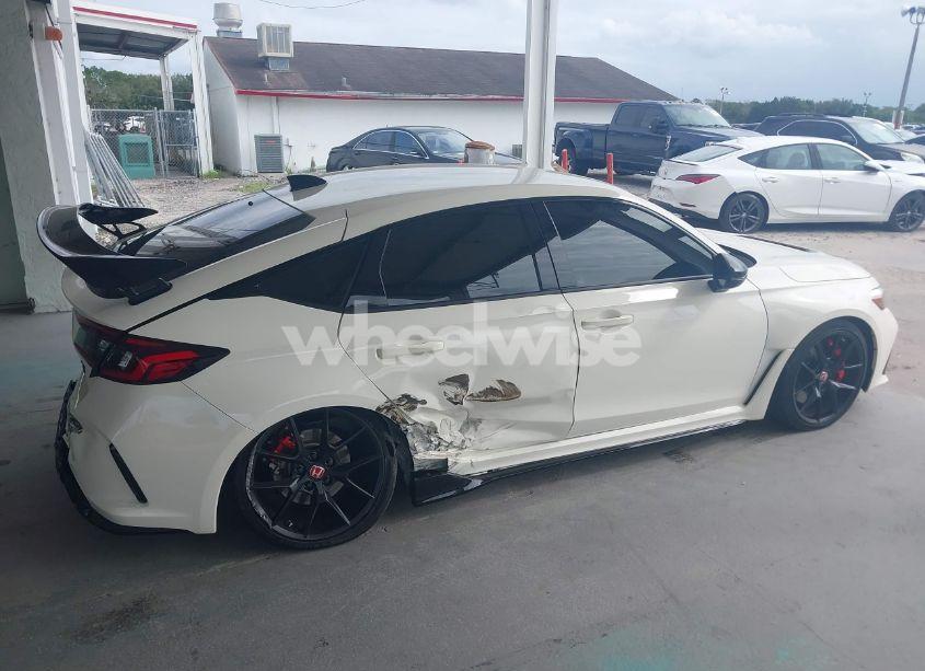 Photo 13 of 2024 Honda Civic TYPE R (VIN JHMFL5G40RX004575)