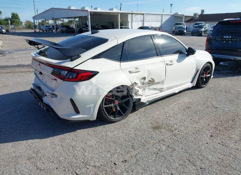 Photo 4 of 2024 Honda Civic TYPE R (VIN JHMFL5G40RX004575)