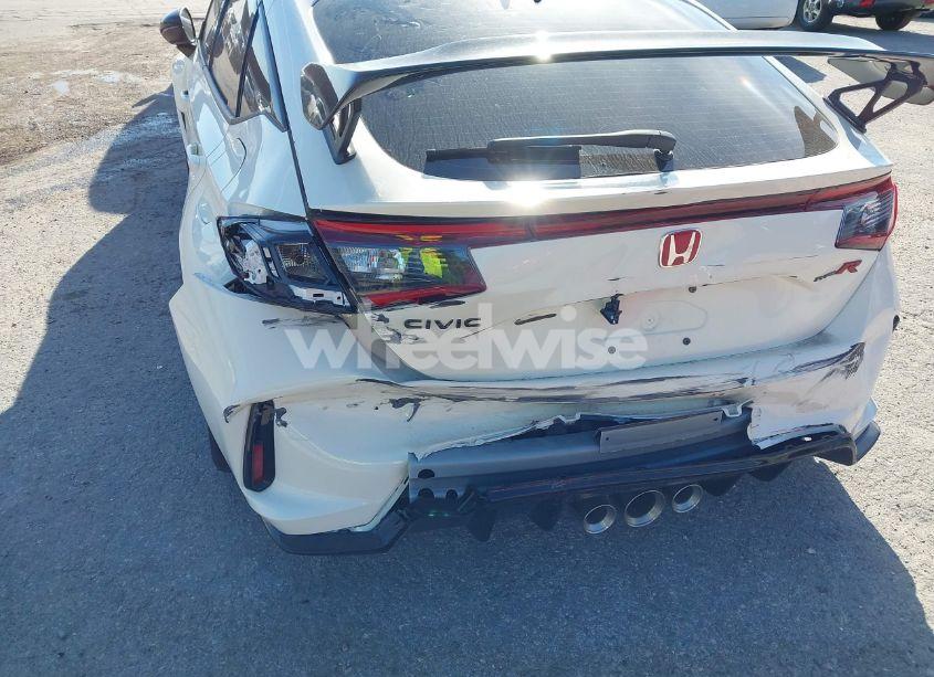 Photo 6 of 2024 Honda Civic TYPE R (VIN JHMFL5G40RX004575)
