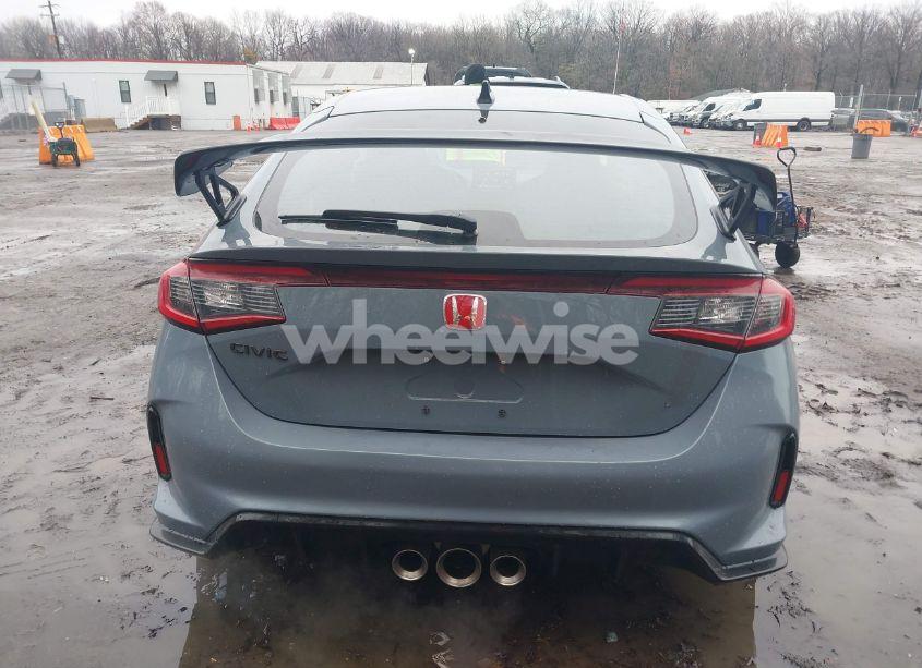 Photo 16 of 2024 Honda Civic TYPE R (VIN JHMFL5G42RX003511)