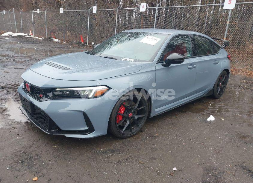 Photo 2 of 2024 Honda Civic TYPE R (VIN JHMFL5G42RX003511)