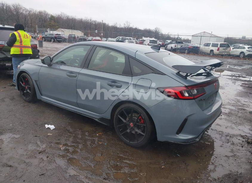 Photo 3 of 2024 Honda Civic TYPE R (VIN JHMFL5G42RX003511)