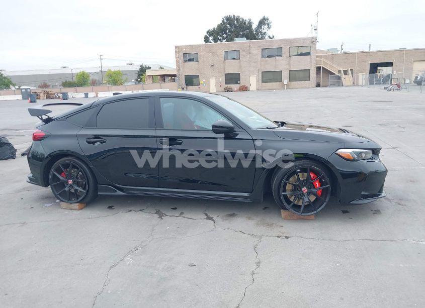 Photo 13 of 2023 Honda Civic TYPE R TOURING (VIN JHMFL5G44PX002339)