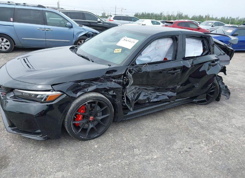 Photo 2 of 2024 Honda Civic TYPE R BASE (M6) (VIN JHMFL5G46RX000059)