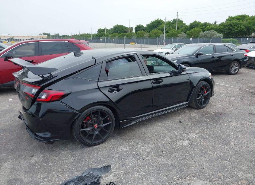 Photo 4 of 2024 Honda Civic TYPE R BASE (M6) (VIN JHMFL5G46RX000059)