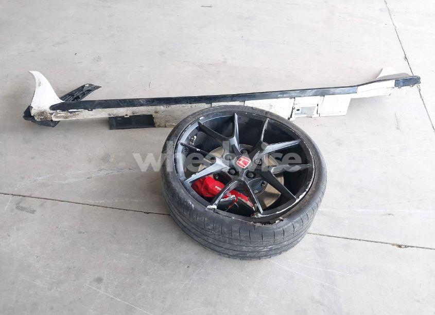 Photo 12 of 2024 Honda Civic TYPE R (VIN JHMFL5G47RX001771)