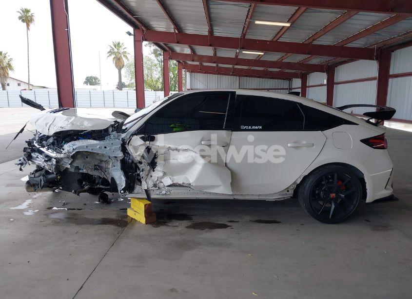 Photo 15 of 2024 Honda Civic TYPE R (VIN JHMFL5G47RX001771)