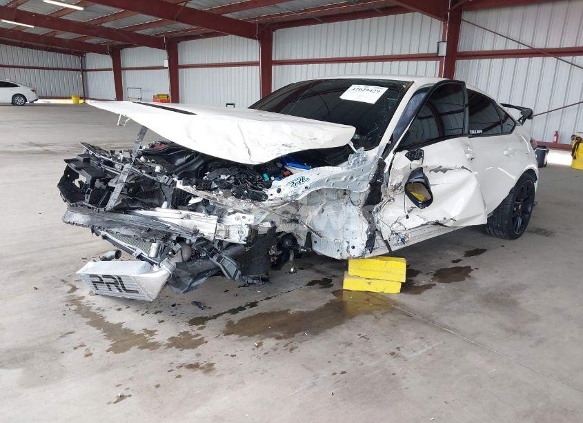 Photo 2 of 2024 Honda Civic TYPE R (VIN JHMFL5G47RX001771)