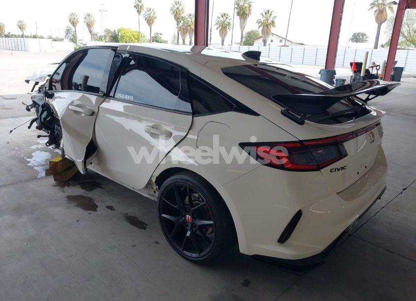 Photo 3 of 2024 Honda Civic TYPE R (VIN JHMFL5G47RX001771)