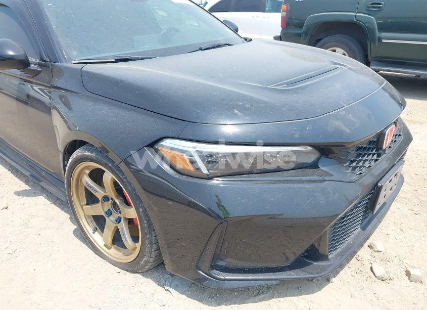 Photo 6 of 2023 Honda Civic TYPE R TOURING (VIN JHMFL5G48PX000609)