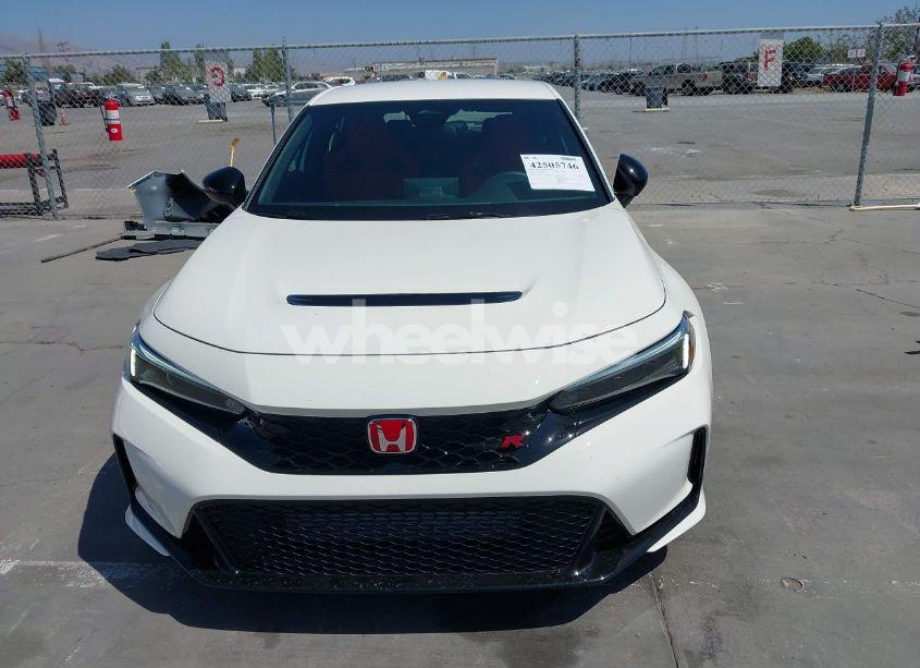 Photo 13 of 2025 Honda Civic TYPE R (VIN JHMFL5G48SX001316)