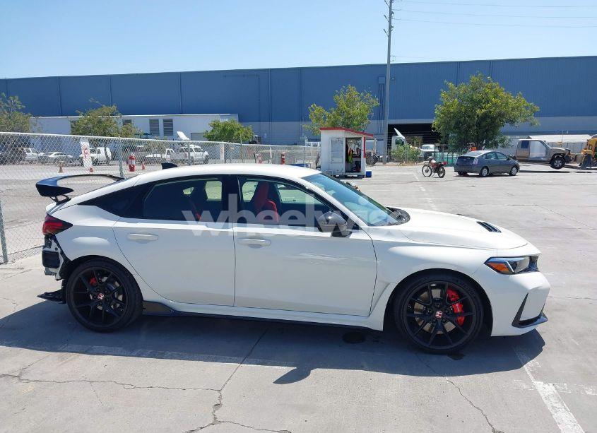 Photo 14 of 2025 Honda Civic TYPE R (VIN JHMFL5G48SX001316)