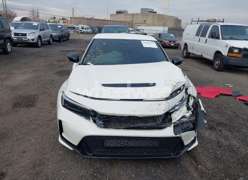 Photo 12 of 2024 Honda Civic TYPE R (VIN JHMFL5G4XRX001005)
