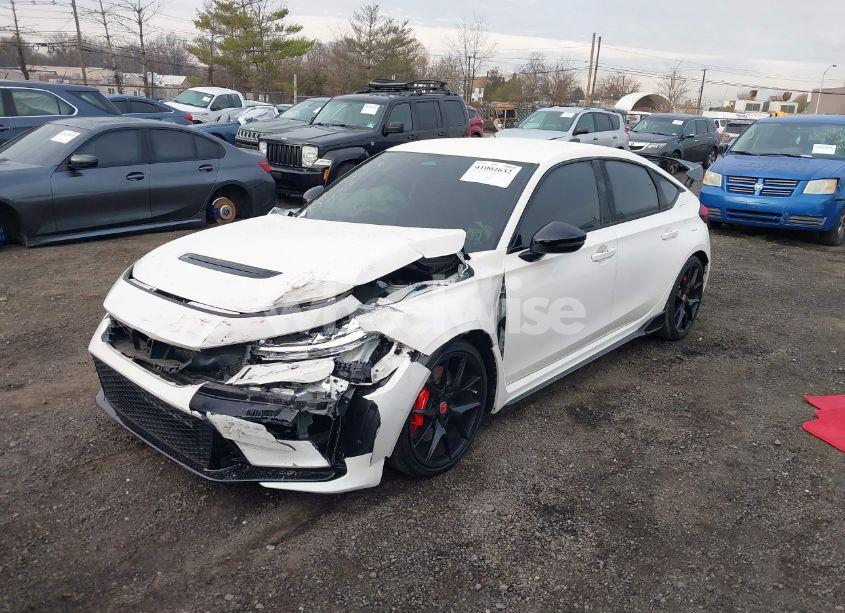 Photo 2 of 2024 Honda Civic TYPE R (VIN JHMFL5G4XRX001005)