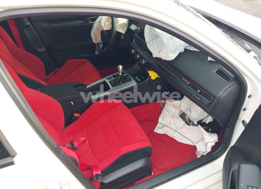 Photo 5 of 2024 Honda Civic TYPE R (VIN JHMFL5G4XRX001005)