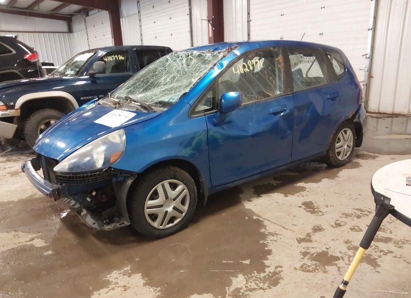 Photo 2 of 2008 Honda Fit (VIN JHMGD374X8S017724)