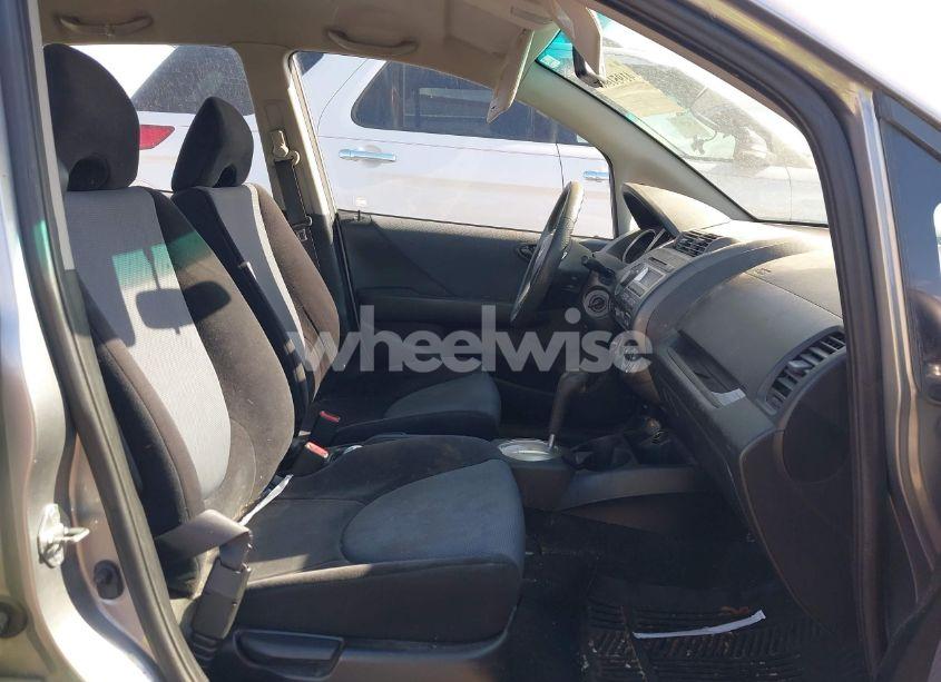 Photo 5 of 2008 Honda Fit (VIN JHMGD38418S020302)