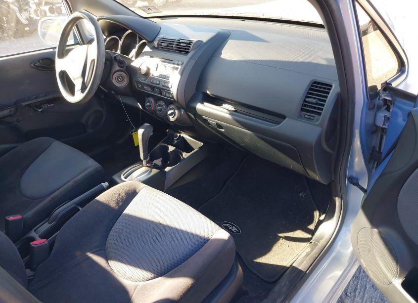 Photo 5 of 2008 Honda Fit (VIN JHMGD384X8S066016)