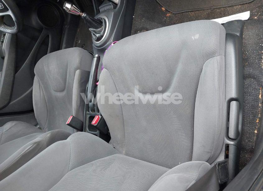 Photo 5 of 2009 Honda Fit (VIN JHMGE87269C003744)