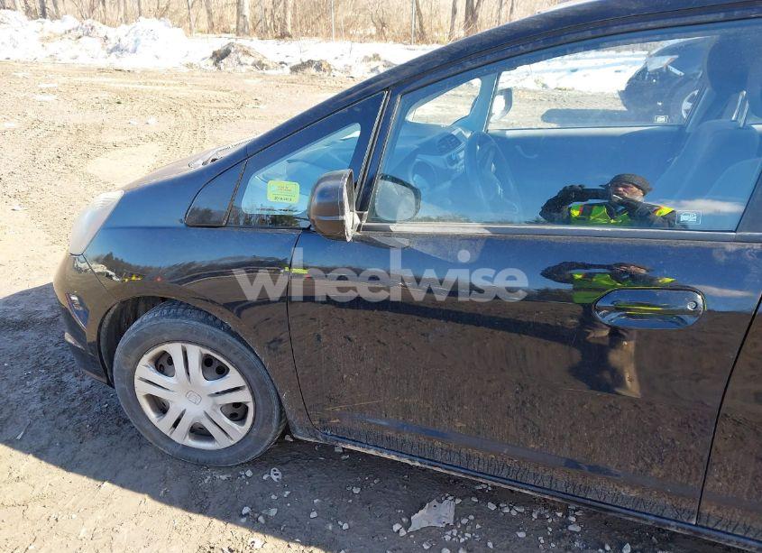 Photo 6 of 2009 Honda Fit (VIN JHMGE872X9S069929)