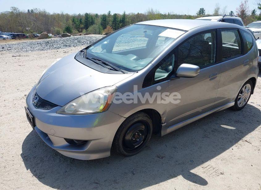 Photo 2 of 2009 Honda Fit SPORT (VIN JHMGE874X9S002748)