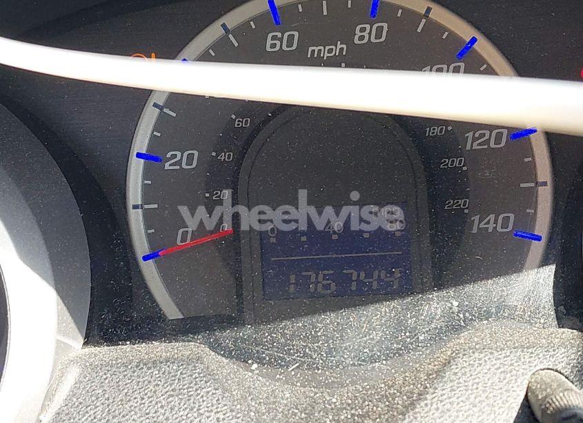 Photo 7 of 2009 Honda Fit SPORT (VIN JHMGE874X9S002748)