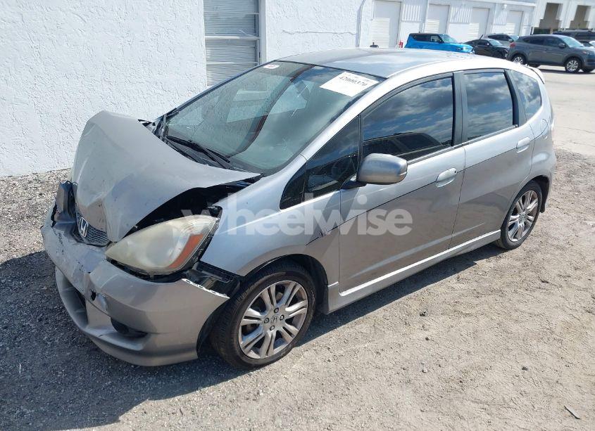 Photo 2 of 2009 Honda Fit SPORT (VIN JHMGE874X9S005374)