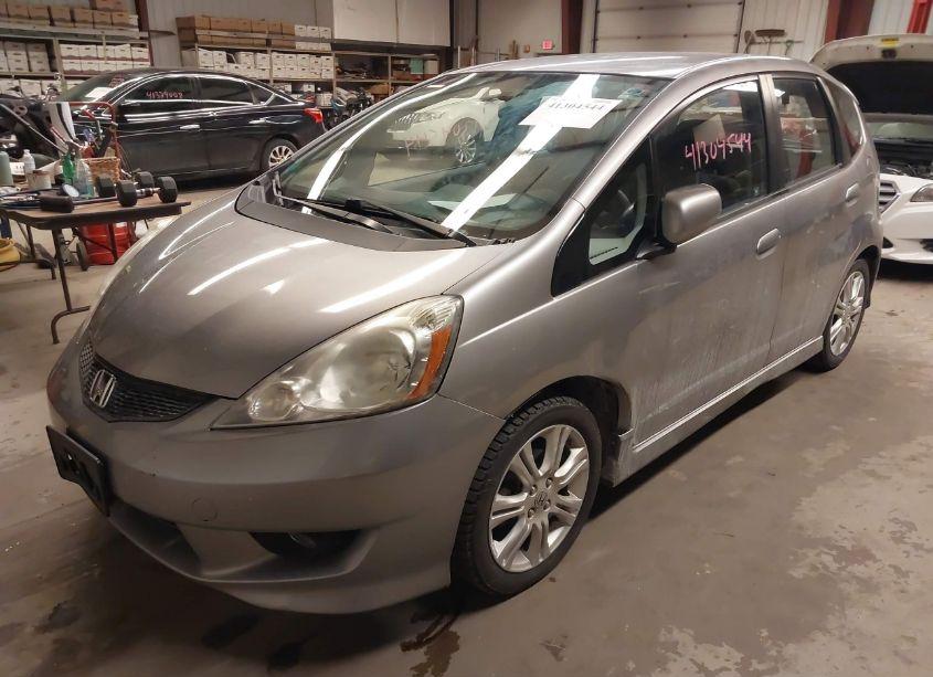 Photo 2 of 2009 Honda Fit SPORT (VIN JHMGE874X9S024121)