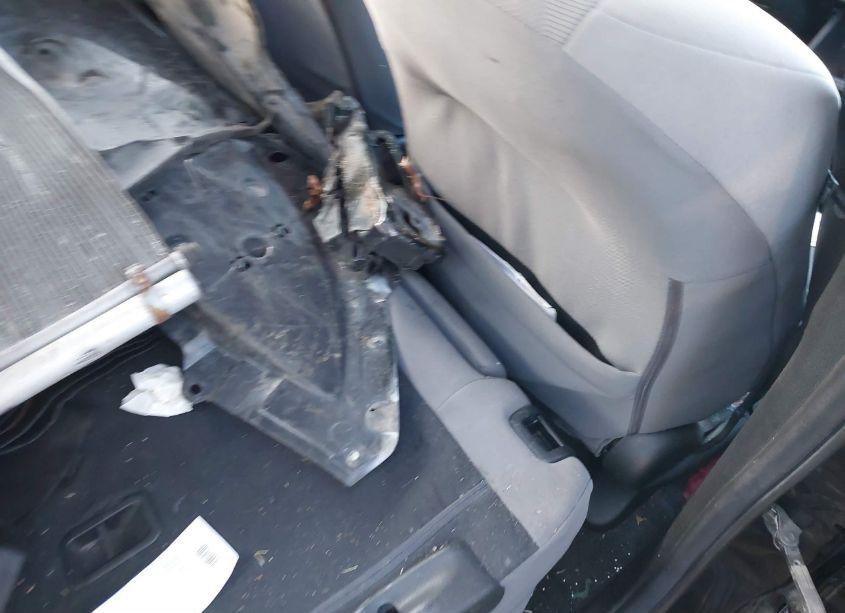 Photo 8 of 2009 Honda Fit (VIN JHMGE88299S071203)