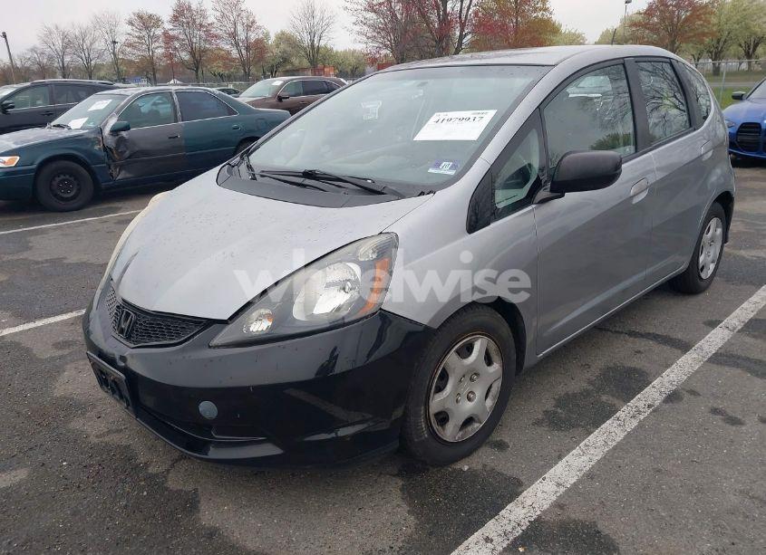 Photo 2 of 2009 Honda Fit (VIN JHMGE882X9S015593)