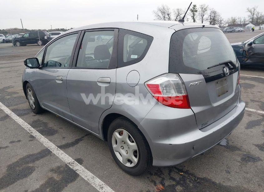 Photo 3 of 2009 Honda Fit (VIN JHMGE882X9S015593)
