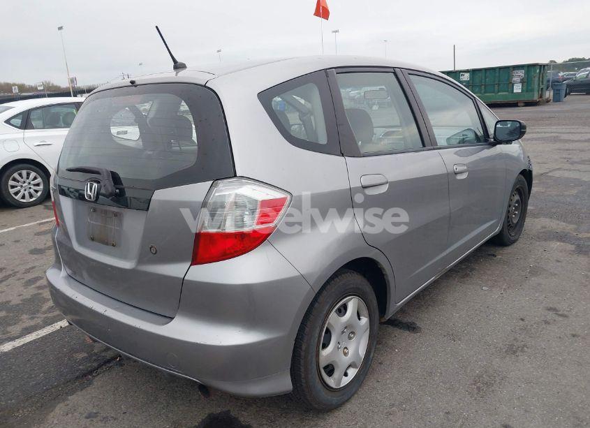 Photo 4 of 2009 Honda Fit (VIN JHMGE882X9S015593)