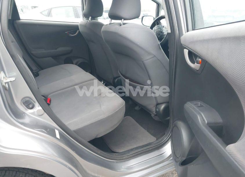 Photo 8 of 2009 Honda Fit (VIN JHMGE882X9S015593)
