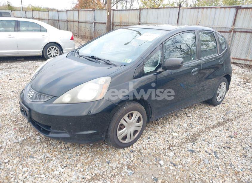 Photo 2 of 2009 Honda Fit (VIN JHMGE882X9S074224)