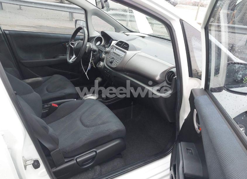 Photo 5 of 2009 Honda Fit SPORT (VIN JHMGE884X9S010413)