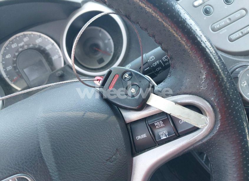 Photo 11 of 2009 Honda Fit SPORT (VIN JHMGE884X9S017488)