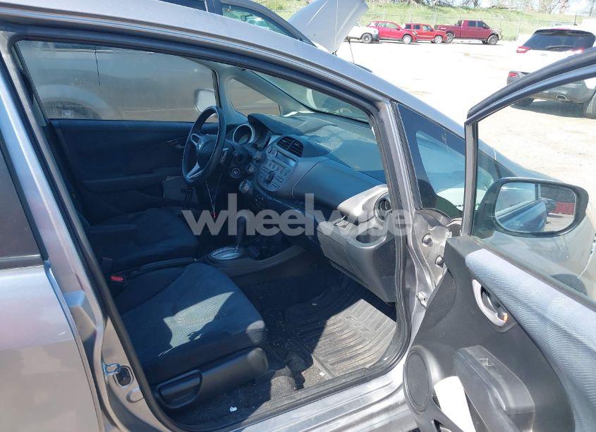 Photo 5 of 2009 Honda Fit SPORT (VIN JHMGE884X9S017488)