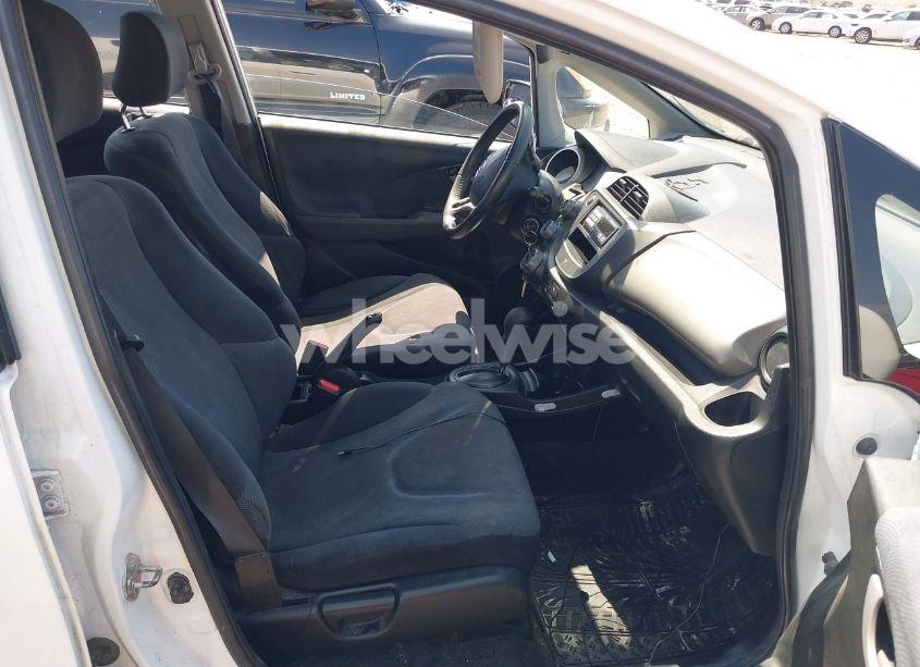 Photo 5 of 2009 Honda Fit SPORT (VIN JHMGE884X9S031777)