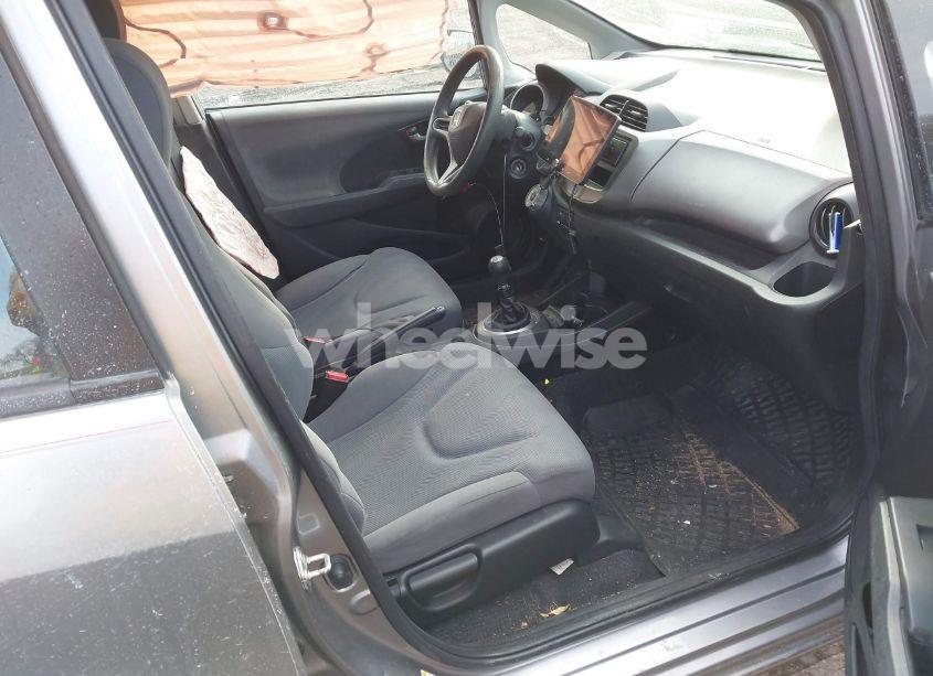 Photo 5 of 2010 Honda Fit (VIN JHMGE8G23AC006525)