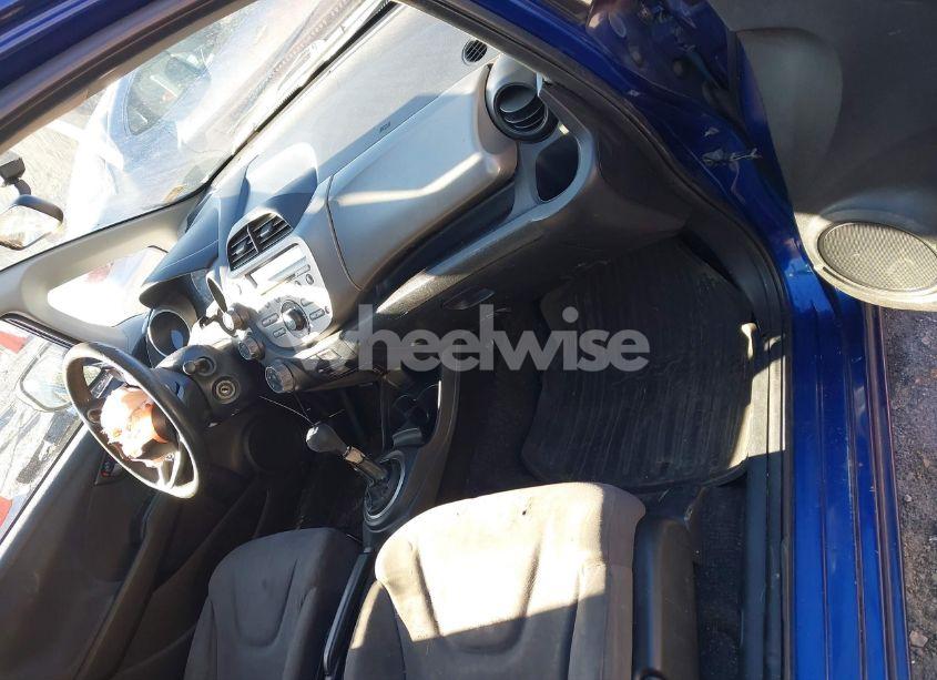 Photo 5 of 2010 Honda Fit (VIN JHMGE8G23AS000696)