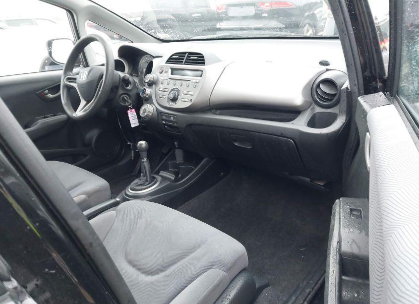 Photo 5 of 2010 Honda Fit (VIN JHMGE8G24AS000528)