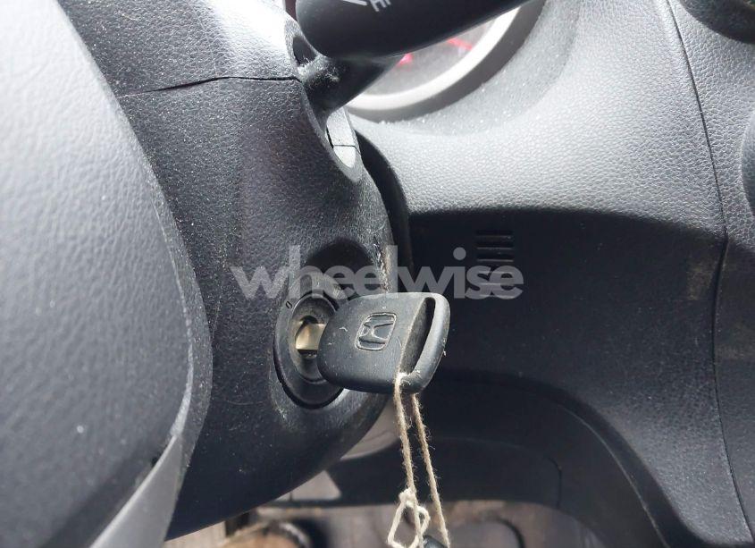 Photo 11 of 2010 Honda Fit (VIN JHMGE8G27AS000698)