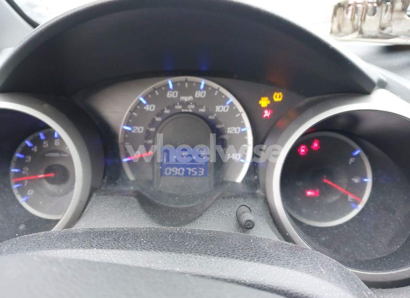 Photo 7 of 2010 Honda Fit (VIN JHMGE8G27AS000698)