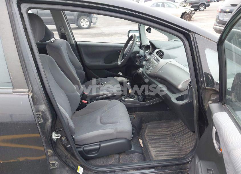 Photo 5 of 2010 Honda Fit (VIN JHMGE8G29AS013999)